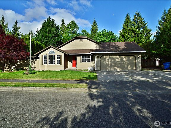 2nd image of 910 11th Street SE