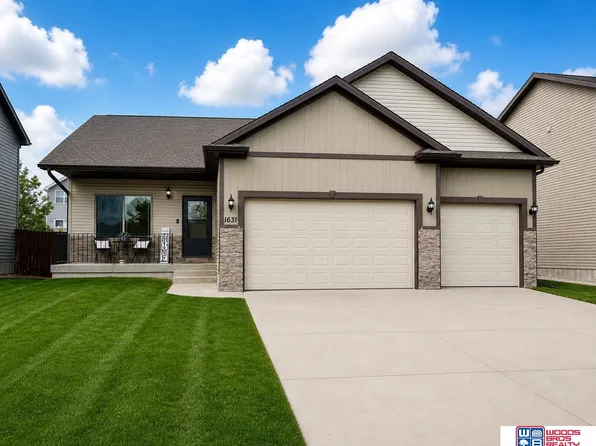 1631 Torreys Dr, Lincoln, NE 68521