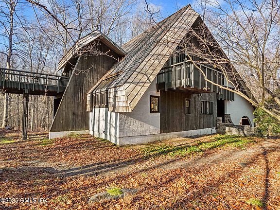 4th image of 484 Cognewaugh Rd