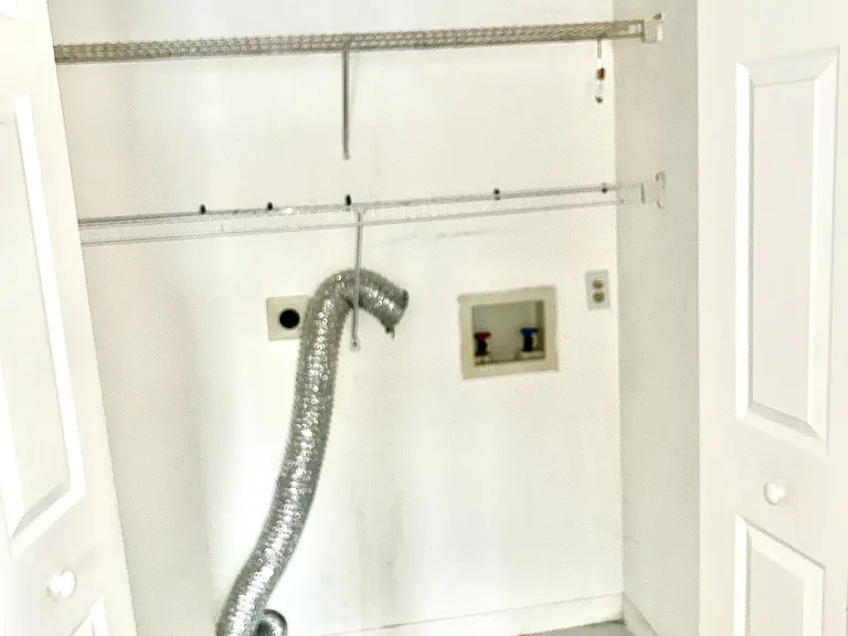 Picture of laundry room with washer and dryer hookups