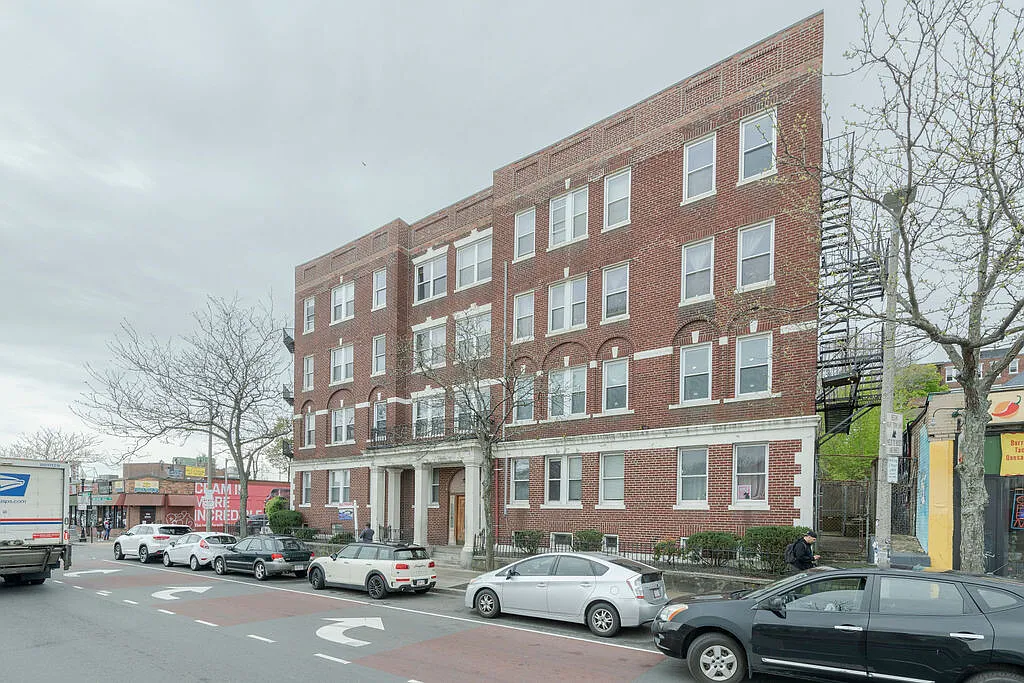 Building Photo - 178 Brighton Ave #15