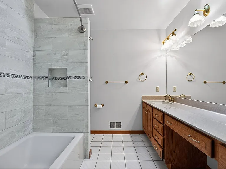 3523 Hilltop Dr — Photo 7