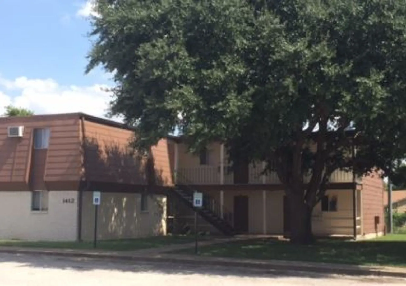 Silver Park Apartments — Photo 4