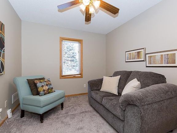 5th image of 722 Berwood Ave