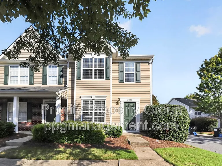 3204 Barons Court Rd — Photo 1