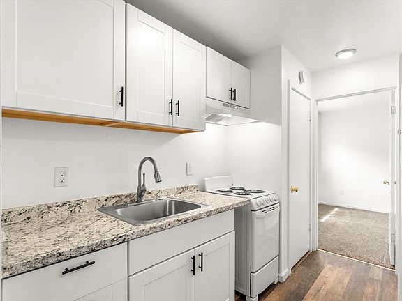 2nd image of 2003 Grove St #3