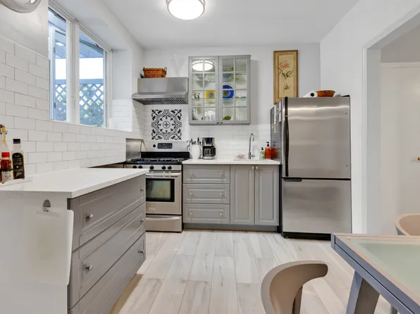 82 West End Avenue image 14 of 54