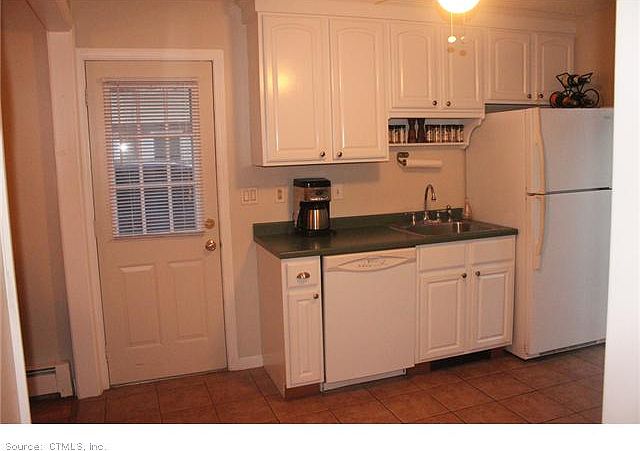 1st image of 67 Hockanum Dr