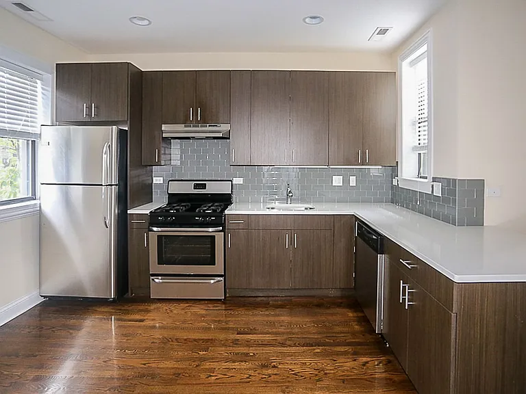 3709 N Wilton Ave #2 — Photo 3