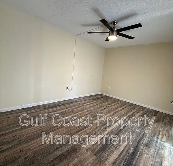5249 Cedarbend Dr #1 — Photo 29