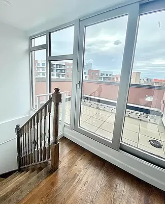 Rented by Current Real Estate Advisors | media 8