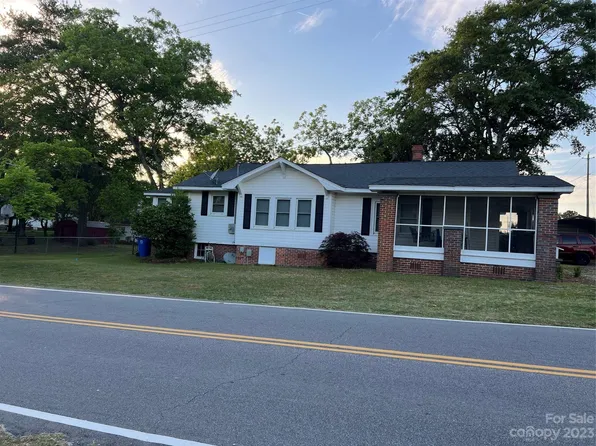 416 S Sycamore St, Pageland, SC 29728