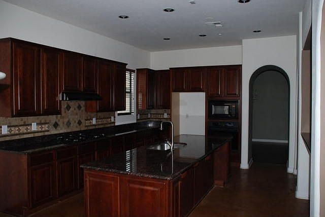 2nd image of 3909 N Arbor Ln