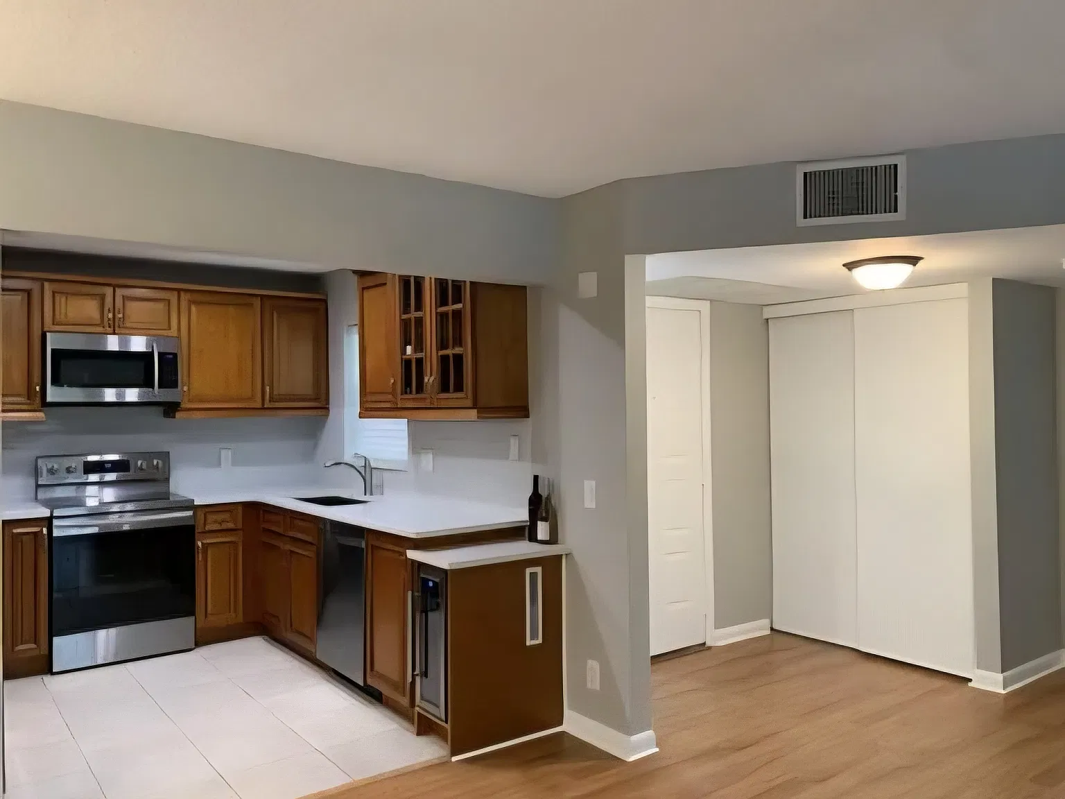 2 bed, 1200 sqft, $2,275 — Photo 2