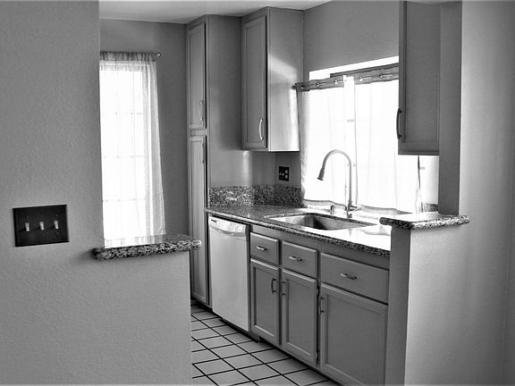 5th image of 4741 Nara Vista Way Unit 104