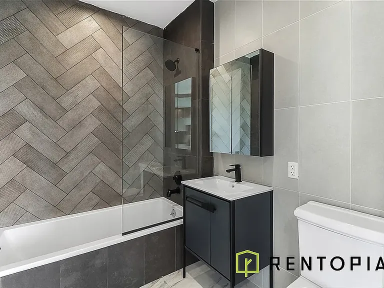 494 Manhattan Ave #4E — Photo 16
