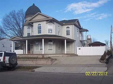 315 1/2 Heplar St photo 1