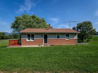 141 Hunter Ln, Shenandoah, VA 22849