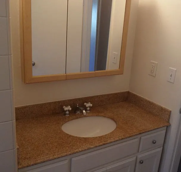 344 N Shattuck Pl — Photo 13