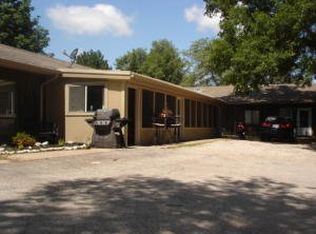 3611 Bishop Rd, Saint Joseph, MO 64505