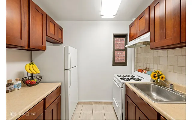 Rented by Douglas Elliman | media 8