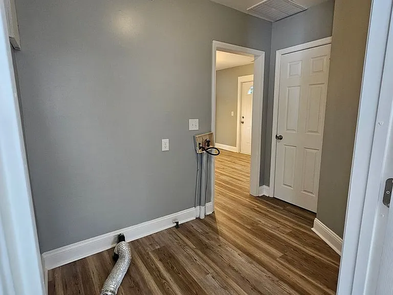 1301 Ray Ave — Photo 6