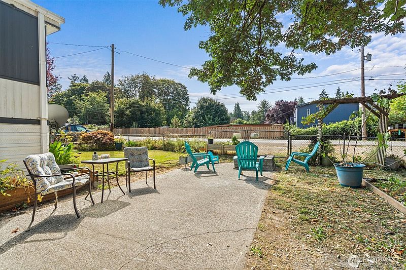 4th image of 11520 6th Avenue SE
