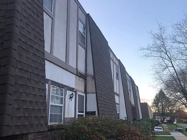 15 Spring Ln, East Stroudsburg, PA 18301