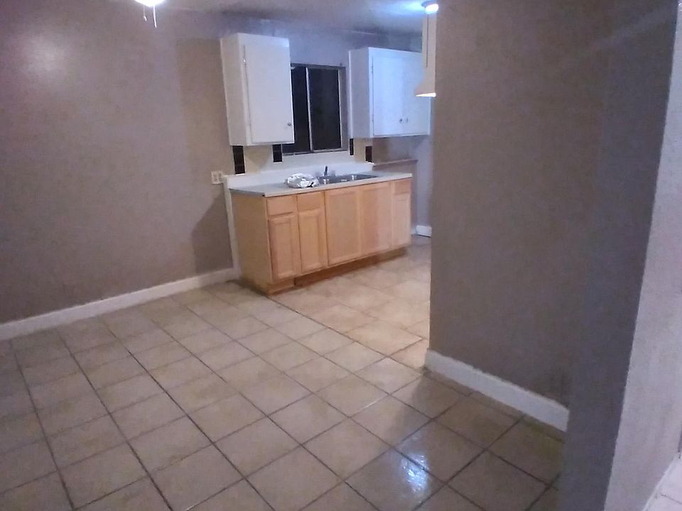 2nd image of 2611 Franklin Way