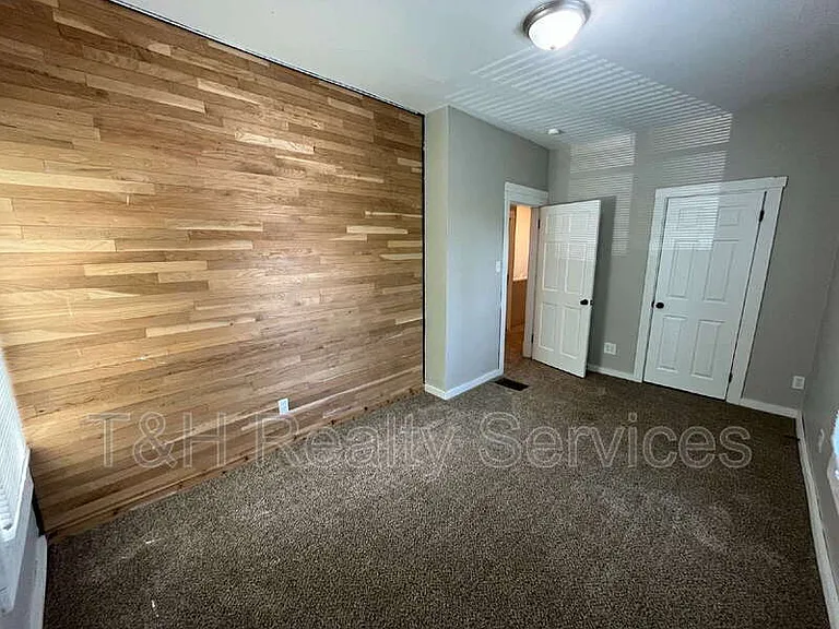 1123 Churchman Ave — Photo 15