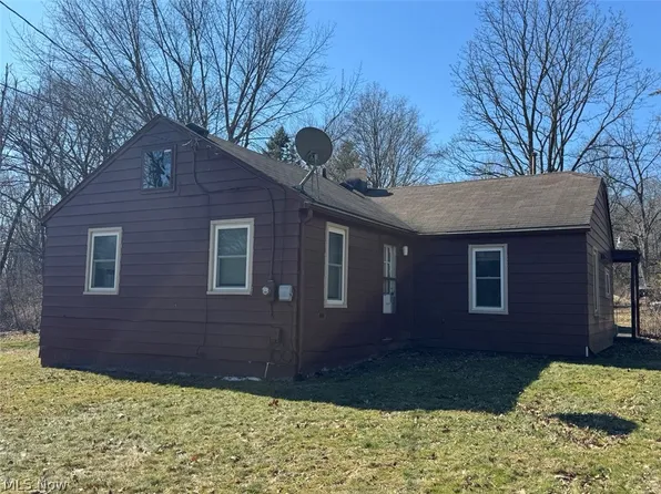 2160 Ingersoll Dr, Akron, OH 44320