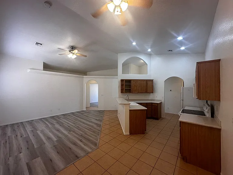 3680 N Rainbow Dr — Photo 5