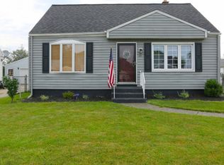 85 Cambridge Ave, West Seneca, NY 14224