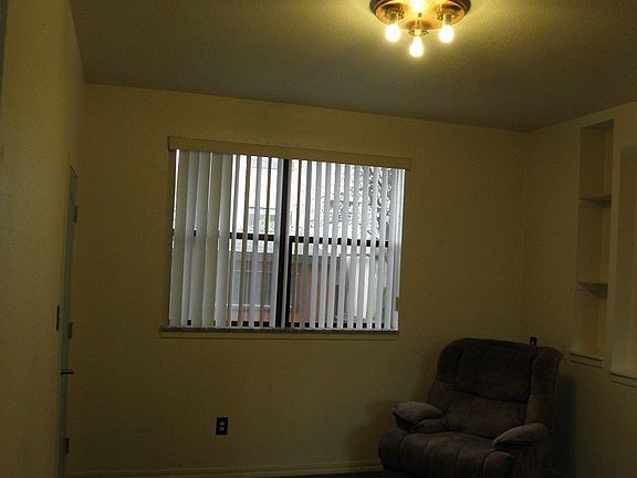 3rd image of 39 Wheat St