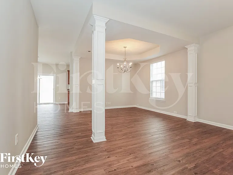 3969 Creekmoore Dr — Photo 3