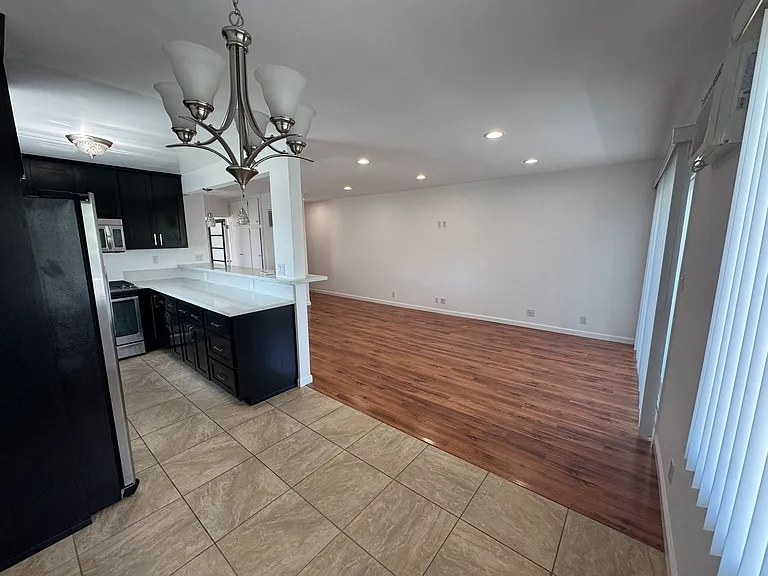 1027 N Stanley Ave #6 — Photo 4