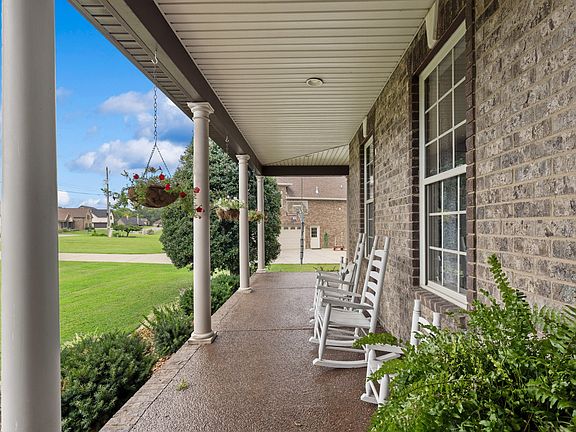 4th image of 1007 Glasgow Ln
