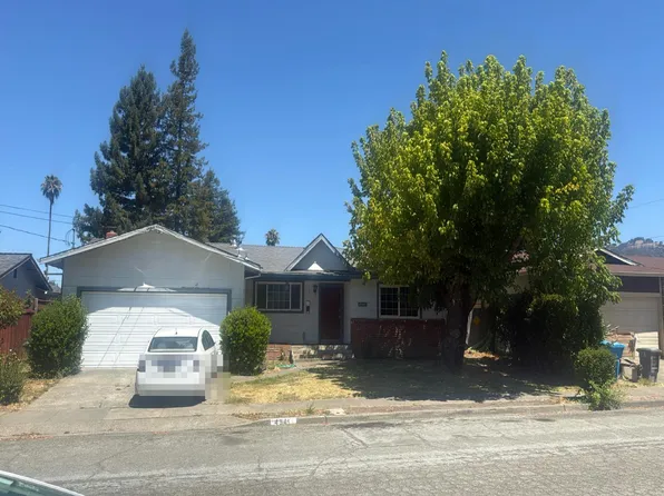4941 Charmian Dr, Santa Rosa, CA 95409