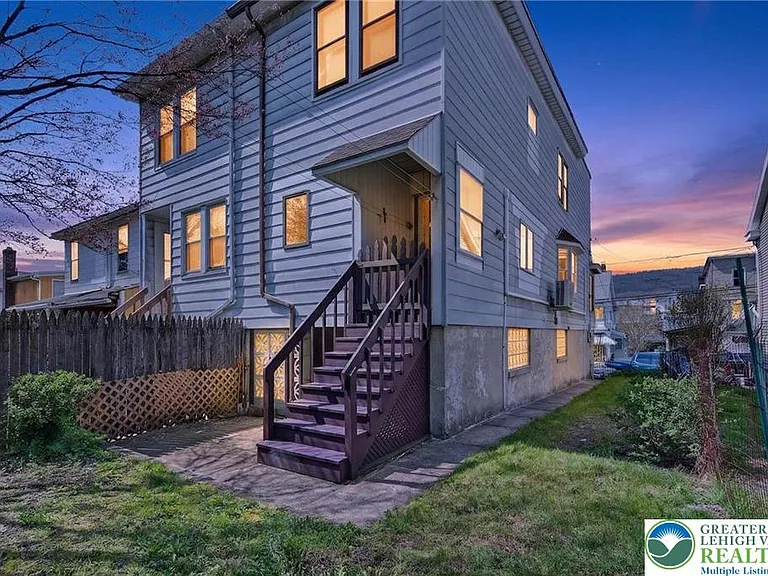 216 W Bertsch St — Photo 22