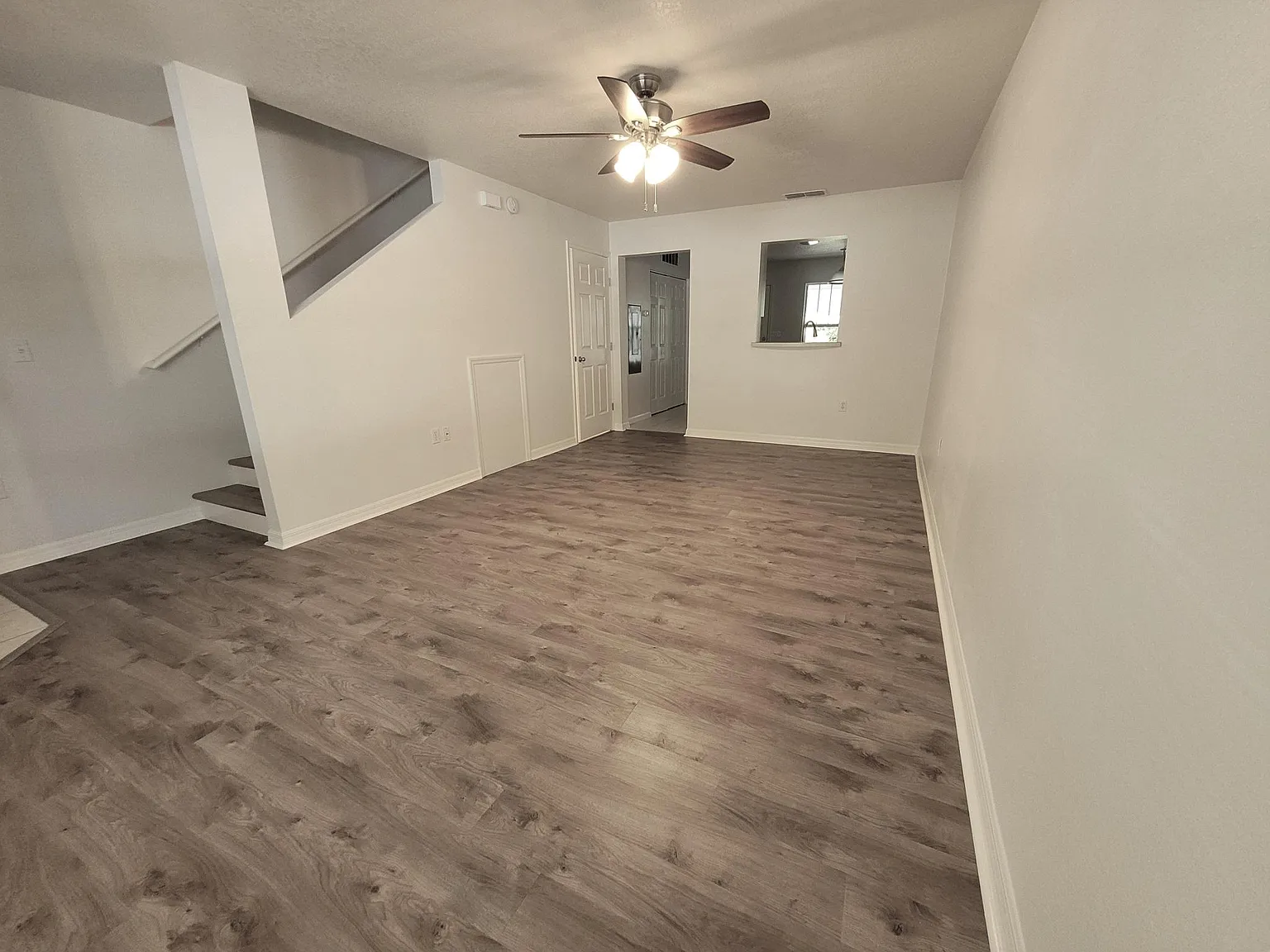 2 bed, 2.5 bath, 1142 sqft, $1,650 — Photo 2