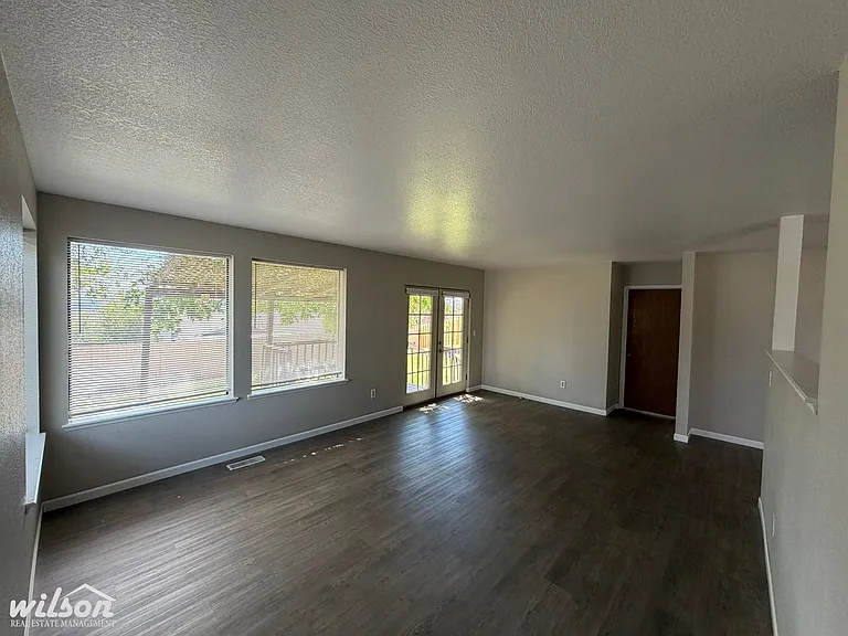 5606 Mount Clemens Way — Photo 7