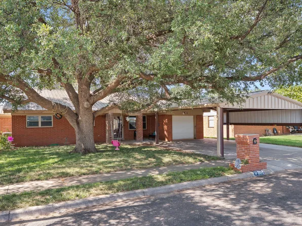 404 E 4th St, Denver City, TX 79323