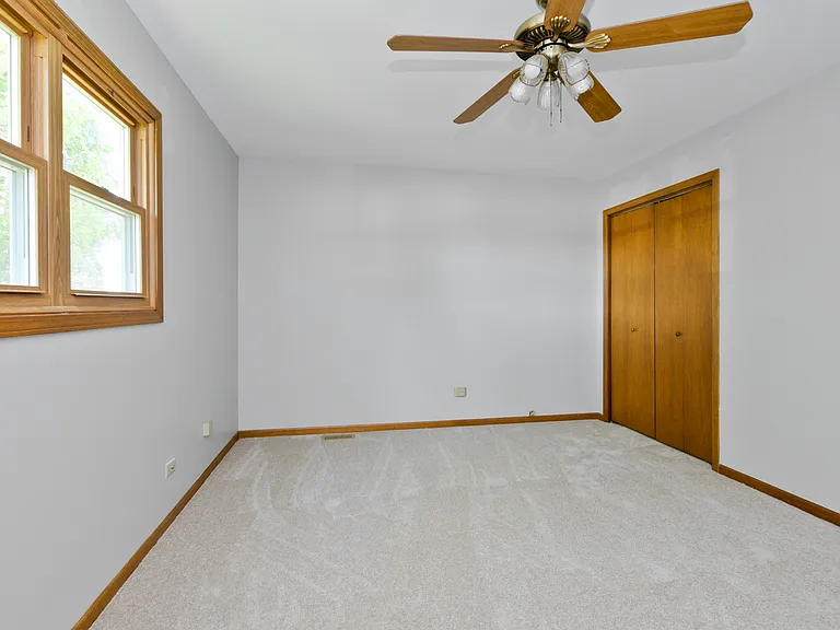 7745 Woodstock Dr — Photo 14
