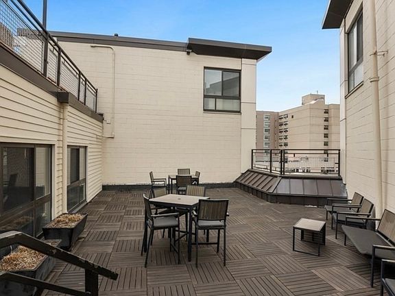 4th image of 14 Stoneholm St #530