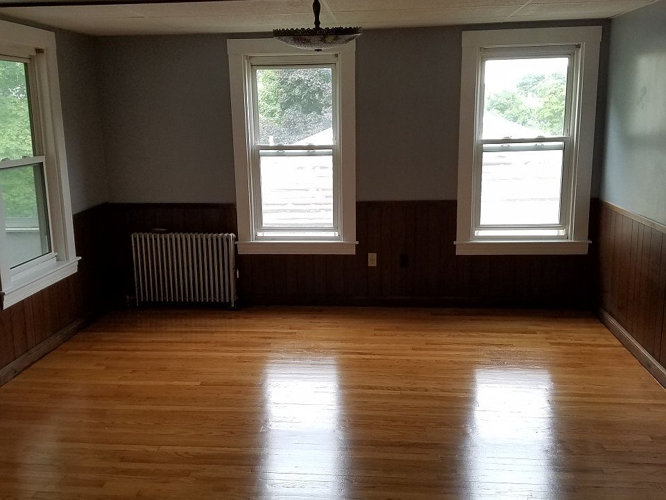 2nd image of 27 Moulton St #2