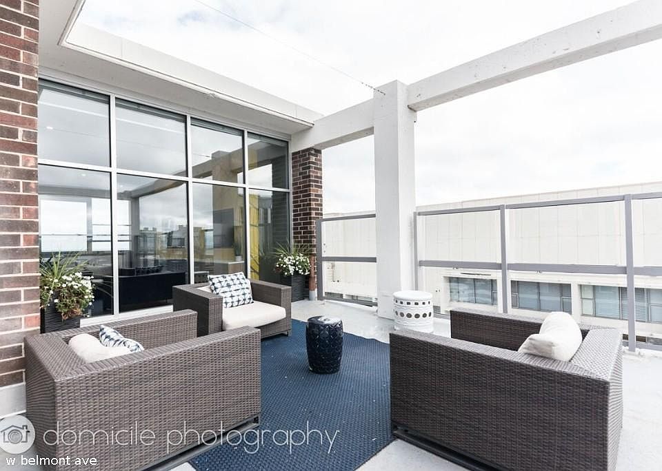 1st image of 422 W Belmont Ave #1412