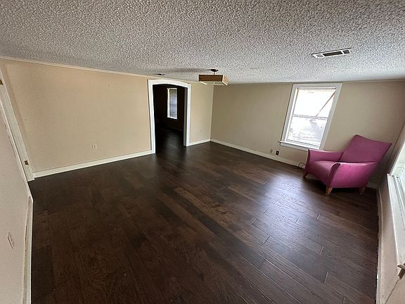 3rd image of 1401 N Frankfort Ave