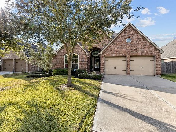 3rd image of 2812 Field Hollow Dr