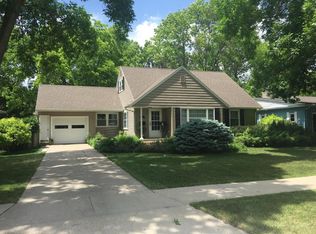 1013 Circle Dr, Brookings, SD 57006
