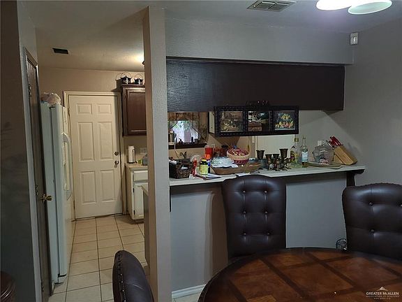 4th image of 303 Southgate Ave